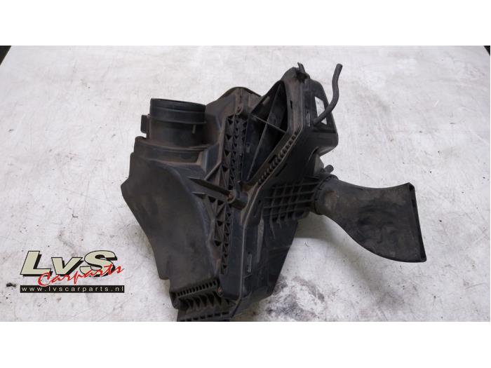 Audi A4 Luftfiltergehäuse