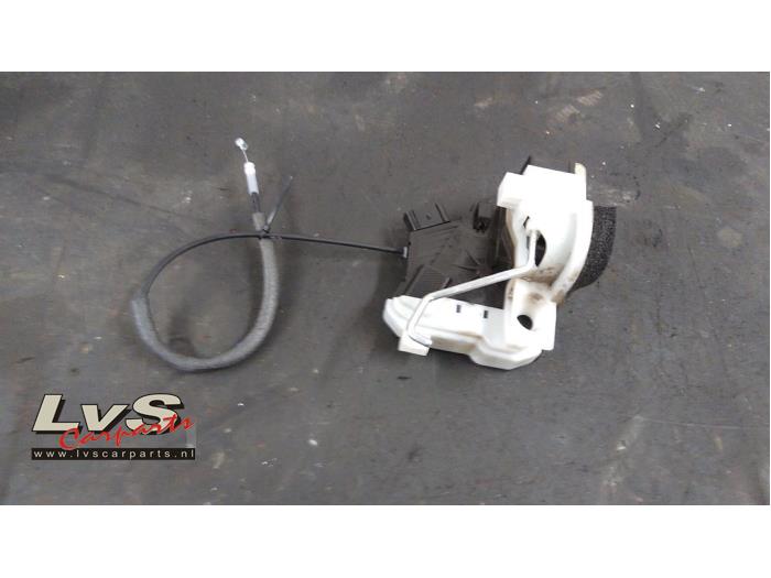 Hyundai I20 Front door lock mechanism 4-door, right