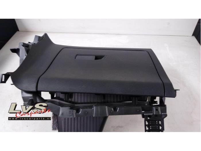 Peugeot Partner Glovebox