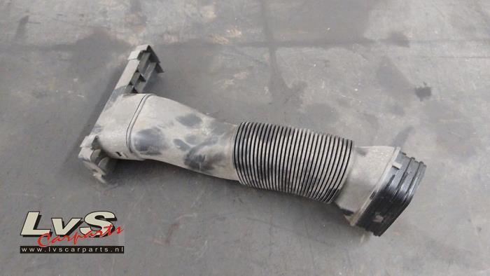 Volkswagen Polo Air intake hose