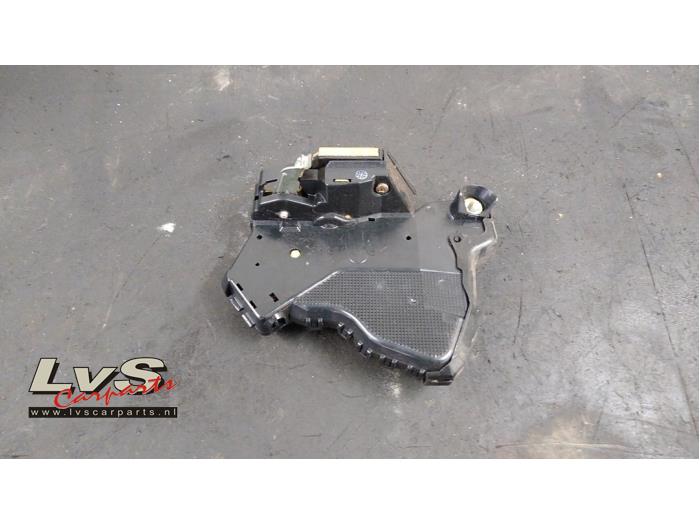 Daihatsu Sirion Serrure portière mécanique 4portes avant droite