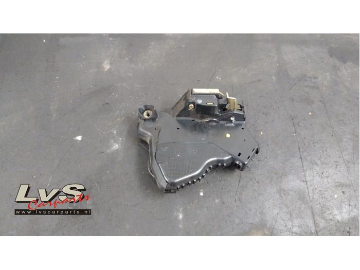 Daihatsu Sirion Serrure portière mécanique 4portes avant gauche