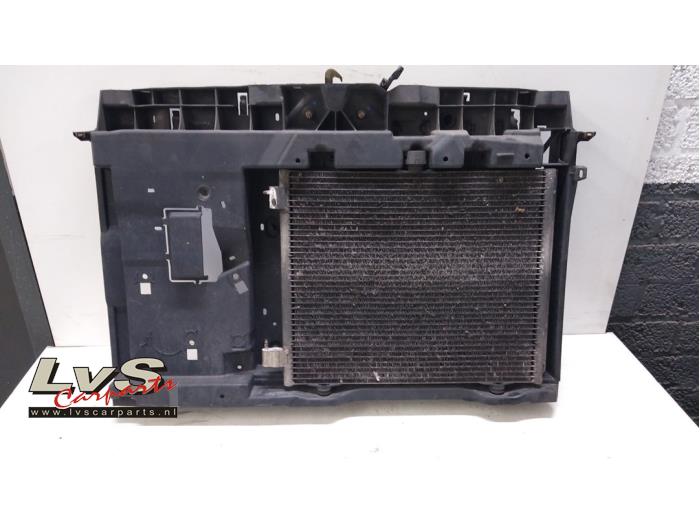 Peugeot 207 Vorderwand