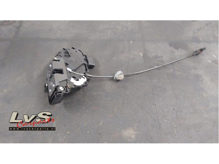 Volvo XC60 Rear door mechanism 4-door, right