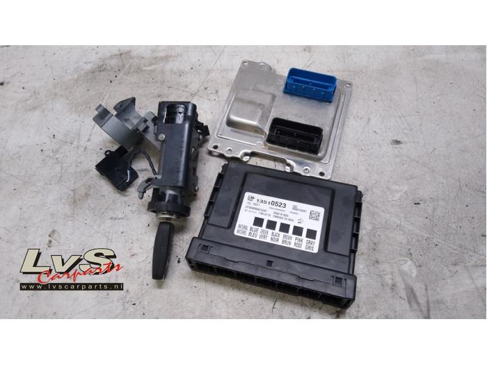 Opel Karl Kontaktslot + computer