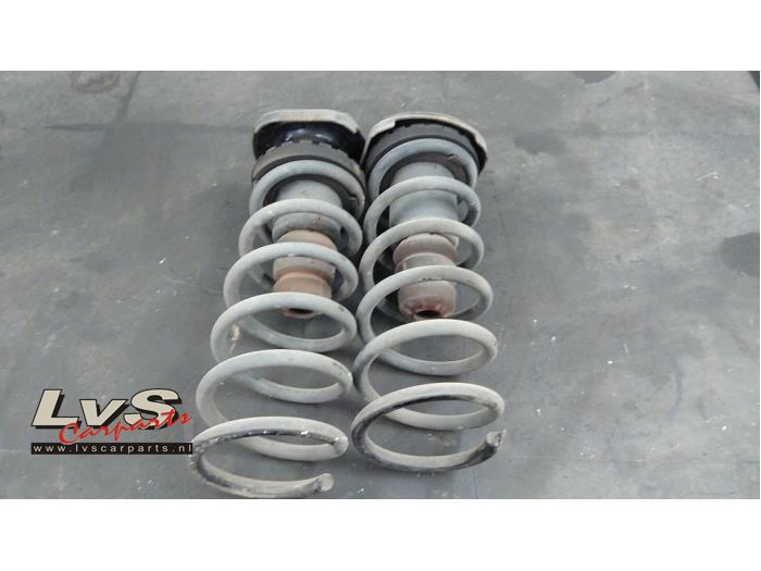 Volvo XC60 Schraubenfeder hinten