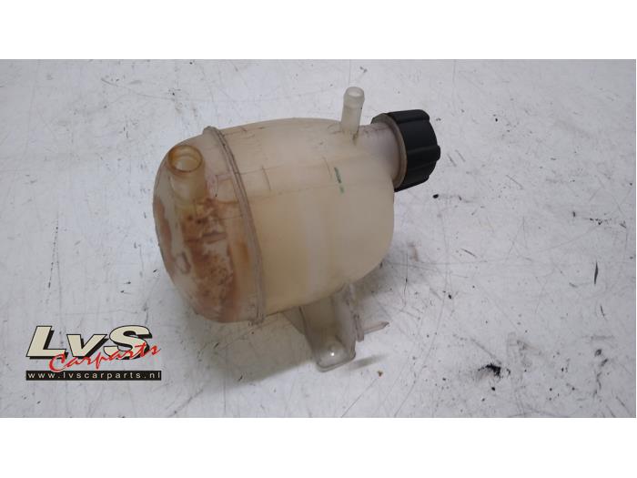 Dacia Logan Ausgleichsbehälter