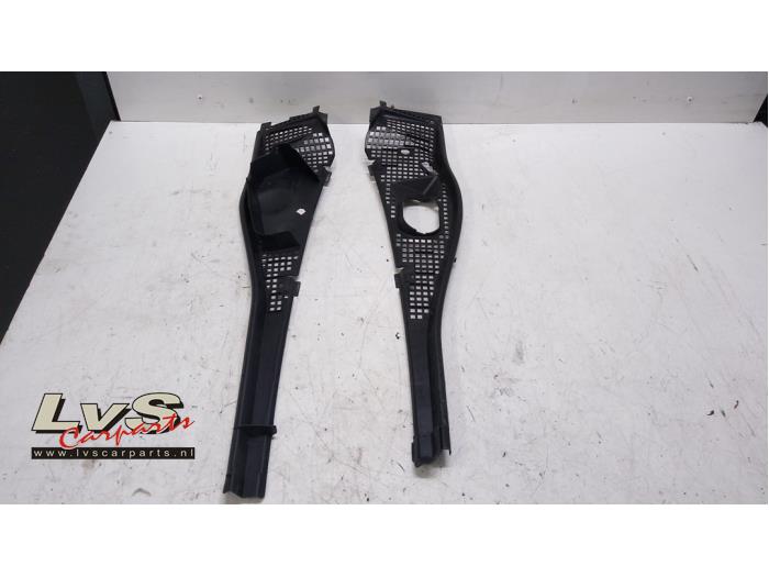 Dacia Logan Paravent