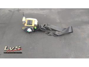 Gebruikte Gordelspanner rechts Mercedes E (W211) 2.2 E-220 CDI 16V Prijs € 70,00 Margeregeling aangeboden door LvS Carparts