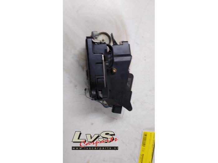 Mercedes Vito Serrure portière mécanique 2portes droite