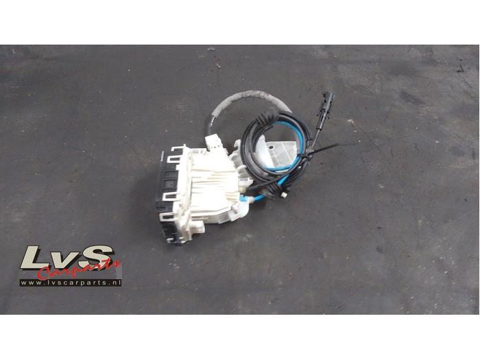 Mercedes E-Klasse Deurslot Mechaniek 4Deurs links-achter