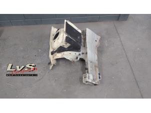 Gebruikte Snijdeel rechts-voor Mercedes E Estate (S212) E-200 CDI 16V BlueEfficiency,BlueTEC Prijs € 100,00 Margeregeling aangeboden door LvS Carparts