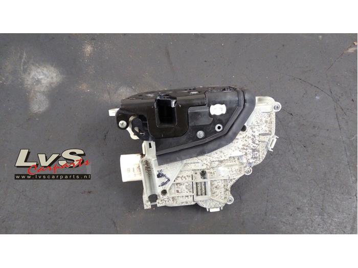 Audi A4 Deurslot Mechaniek 4Deurs links-achter