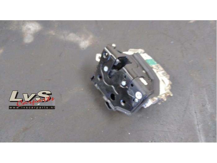 Audi A4 Deurslot Mechaniek 4Deurs rechts-voor