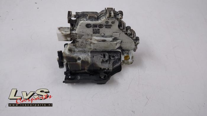 Audi A4 Deurslot Mechaniek 4Deurs links-voor