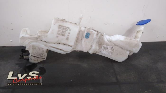 Ford Kuga Front windscreen washer reservoir