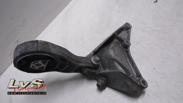 Opel Corsa Engine mount