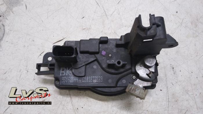 Opel Tigra Serrure portière mécanique 2portes droite