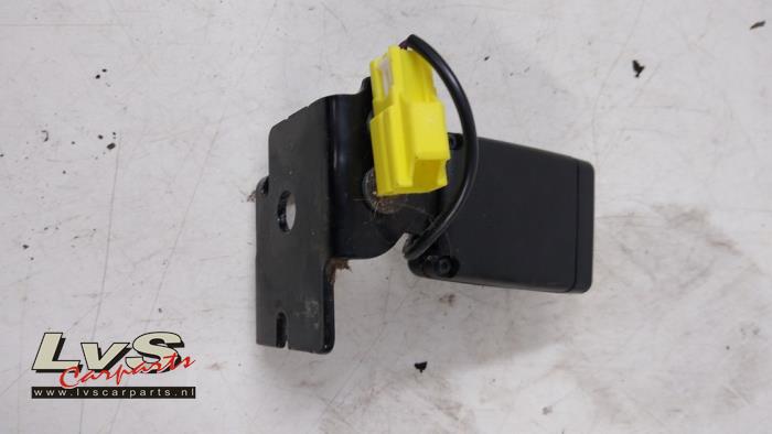 Volvo V40 Insertion ceinture de sécurité arrière droite