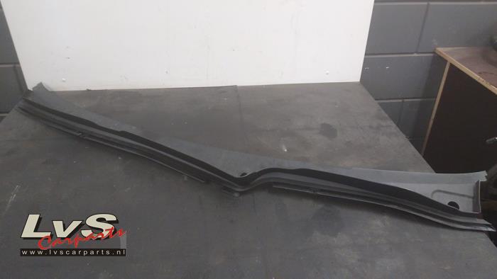 Audi Q5 Cowl top grille