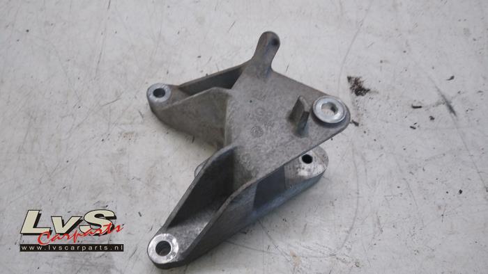 Opel Astra Engine mount