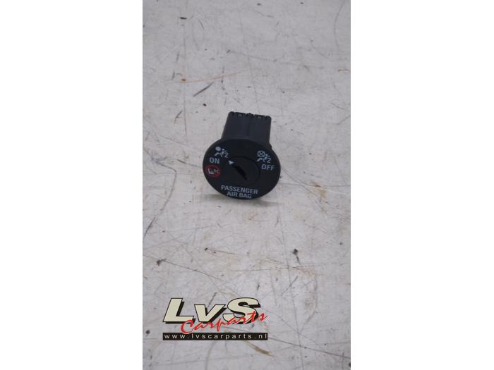 Opel Astra Airbag Schloss