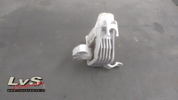 Opel Astra Engine mount