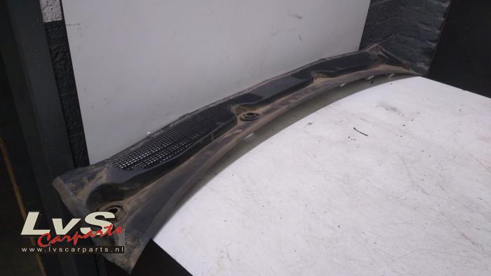 Renault Megane Cowl top grille