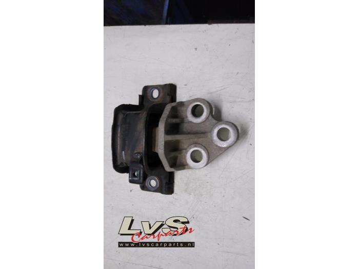 Opel Corsa Engine mount