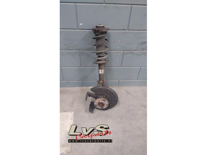 Volkswagen Golf Schokdemperpoot links-voor