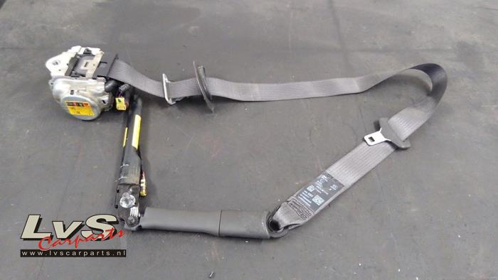 Opel Astra Tendeur de ceinture droit