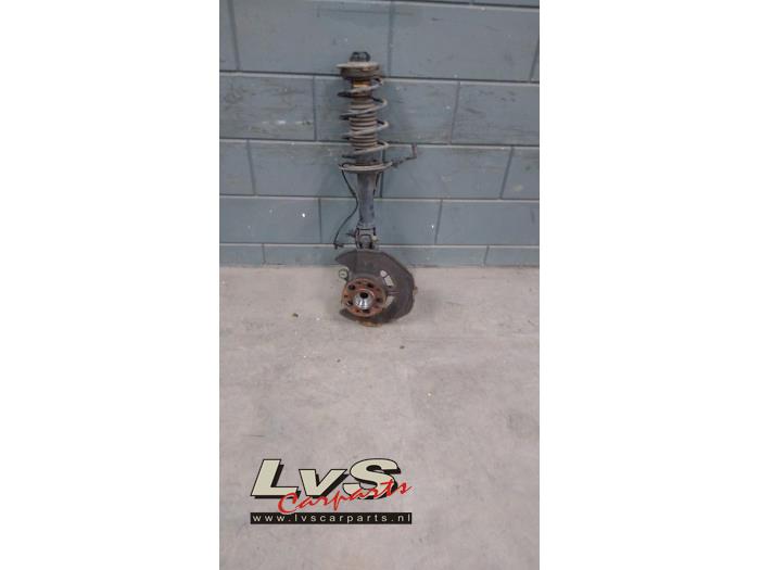 Mercedes A-Klasse Stoßdämpferstrebe rechts vorne