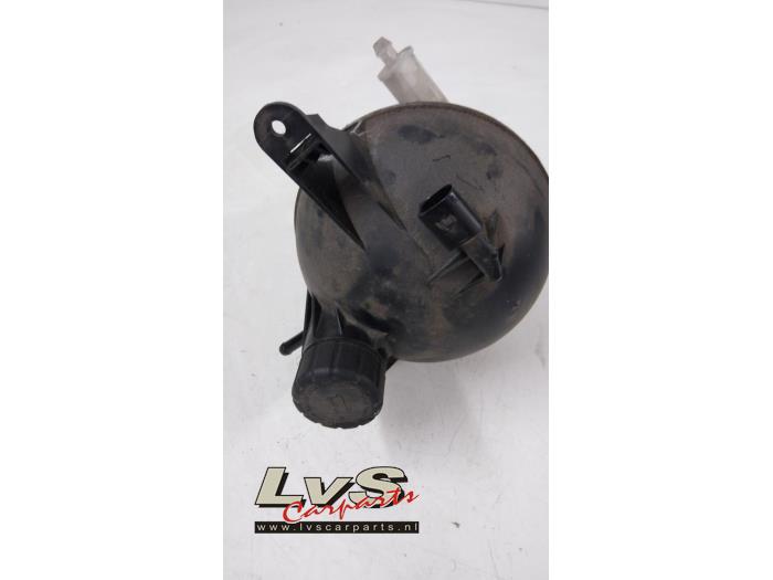 Mercedes A-Klasse Expansion vessel