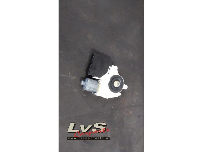Volkswagen Tiguan Door window motor