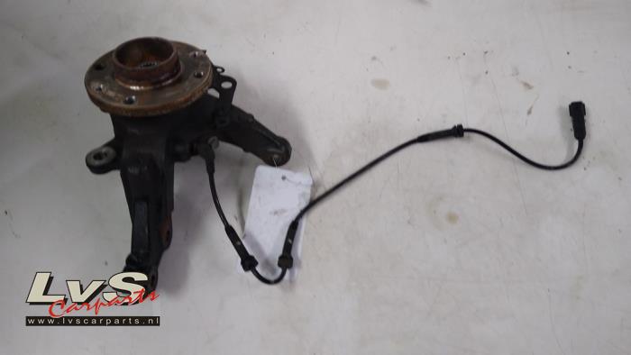 Renault Clio Achsschenkel rechts vorne