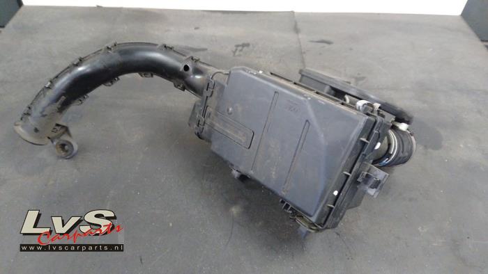 Nissan Micra Luftfiltergehäuse