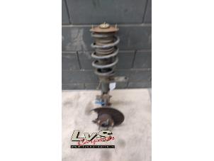 Gebruikte Veerpoot links-voor Landrover Freelander Hard Top 2.0 td4 16V Prijs € 75,00 Margeregeling aangeboden door LvS Carparts