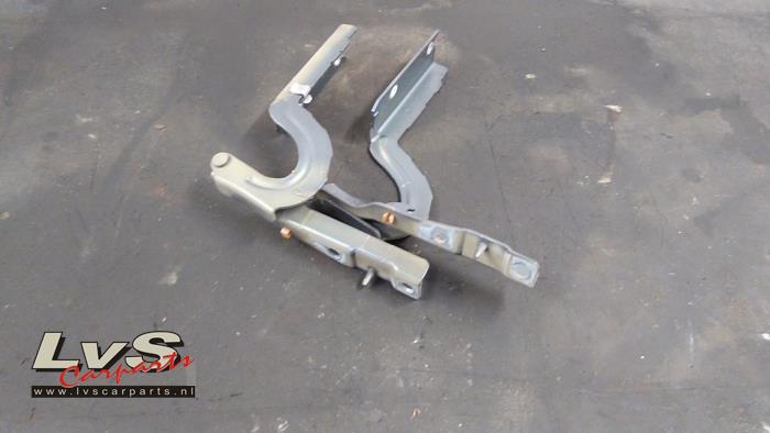 Peugeot Expert Bonnet Hinge