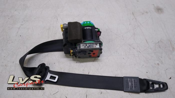 Audi A4 Tendeur de ceinture droit