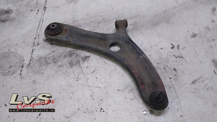 Hyundai I20 Bras de suspension avant droit