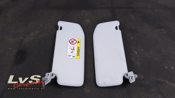 Peugeot 208 Pare-soleil