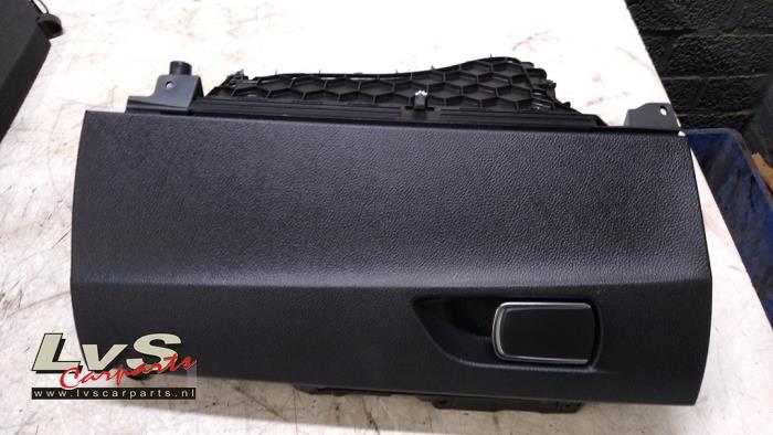 BMW 1-Serie Glovebox
