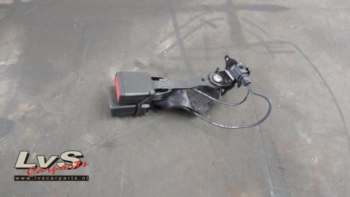 Audi Q2 Sicherheitsgurt Schließe Mitte hinten