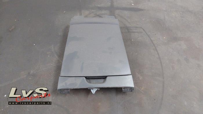 Opel Agila Compartiment de rangement