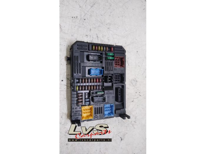 Opel Grandland X Zekeringkast