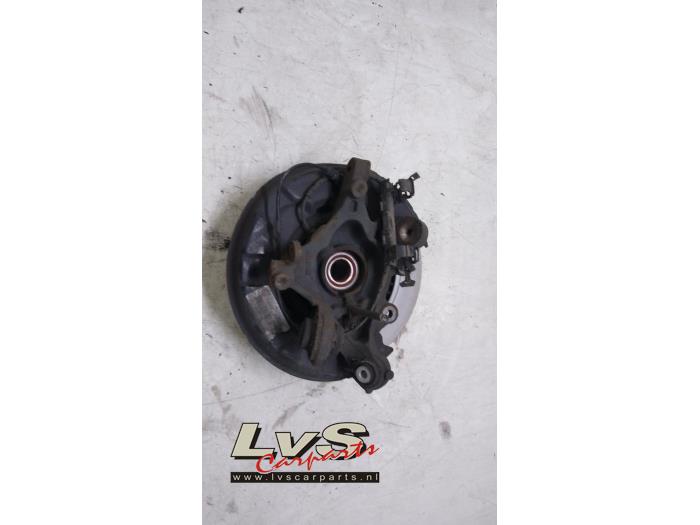 BMW 1-Serie Fusee links-achter