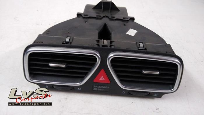 Volkswagen Scirocco Grille aération tableau de bord