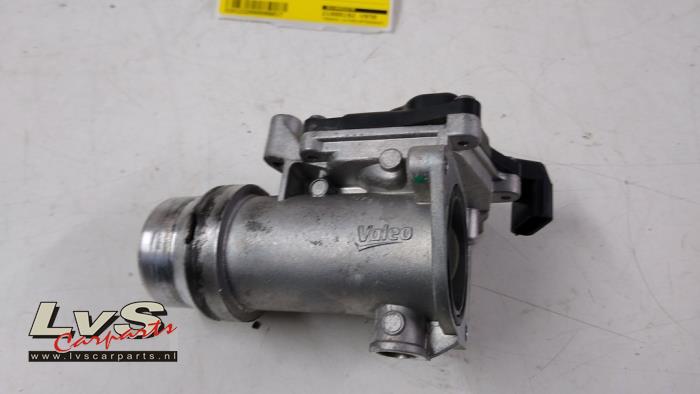 Dacia Duster Throttle body