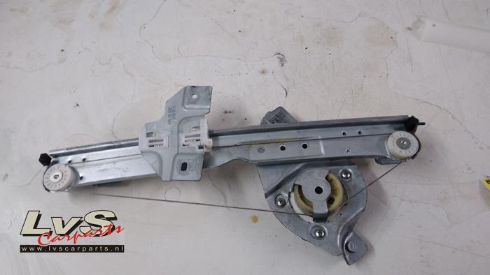 Dacia Duster Fenstermechanik 4-türig links hinten