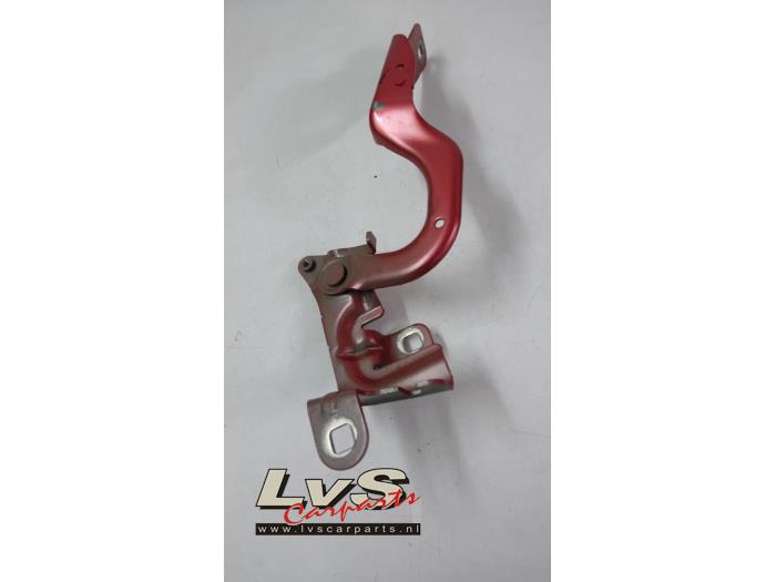 Renault Captur Bonnet Hinge